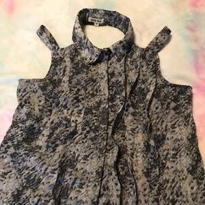 💥 Gray Sheer backless Button up top. Business casual 💥